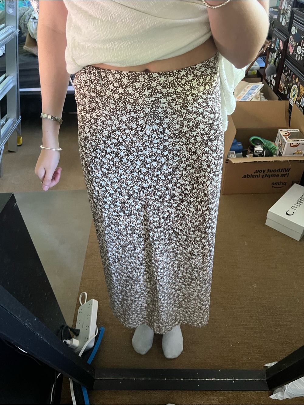 Brown and white skirt - Picture 2 of 4